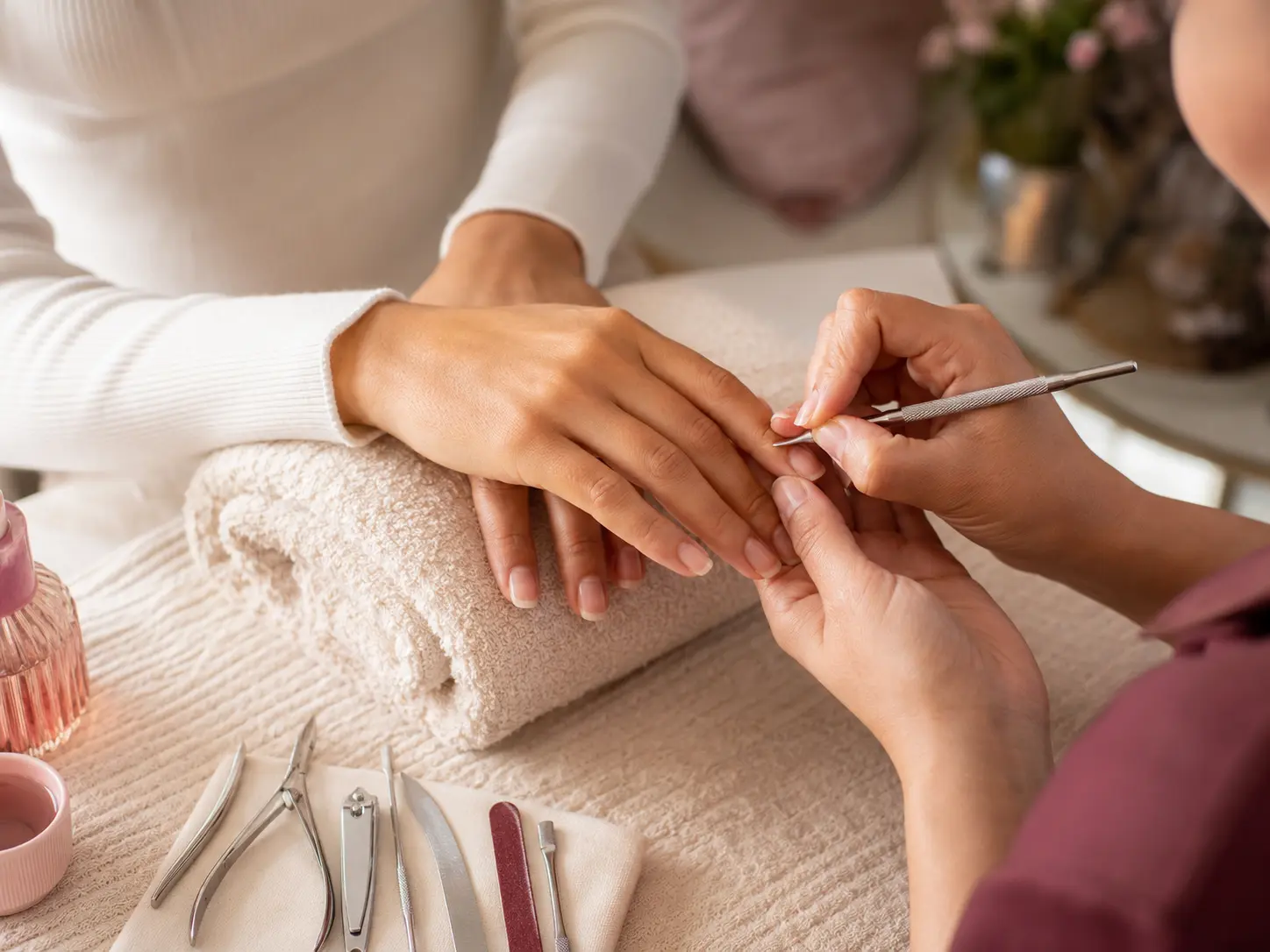 Proceso de manicure tradicional