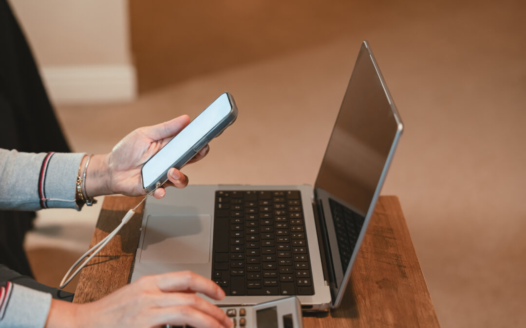 Página web vs redes sociales: qué necesita tu negocio realmente